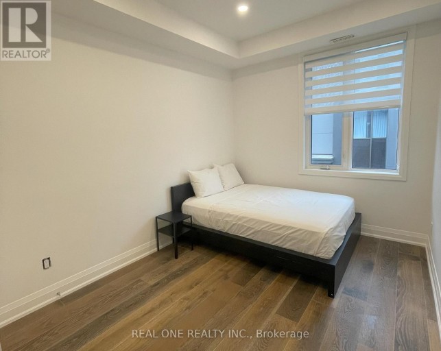 UNIT 5 - 25 DERVOCK CRESCENT, Toronto (Bayview Village), Ontario, M2K0G7