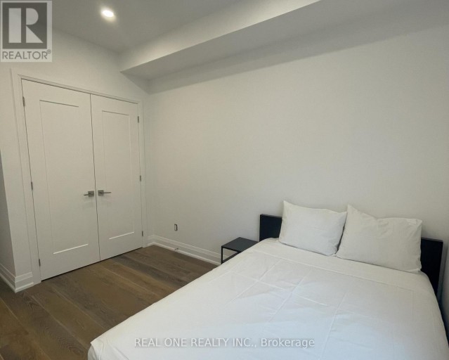 UNIT 5 - 25 DERVOCK CRESCENT, Toronto (Bayview Village), Ontario, M2K0G7