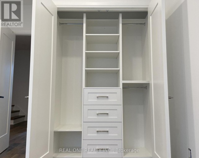 UNIT 5 - 25 DERVOCK CRESCENT, Toronto (Bayview Village), Ontario, M2K0G7