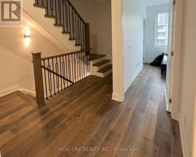 UNIT 5 - 25 DERVOCK CRESCENT, Toronto (Bayview Village), Ontario, M2K0G7