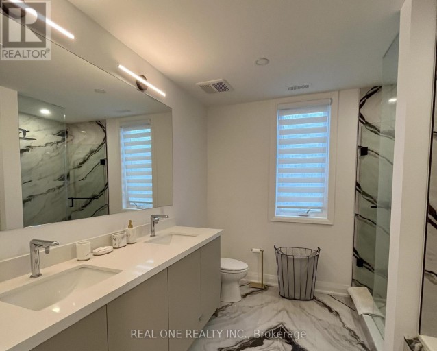 UNIT 5 - 25 DERVOCK CRESCENT, Toronto (Bayview Village), Ontario, M2K0G7