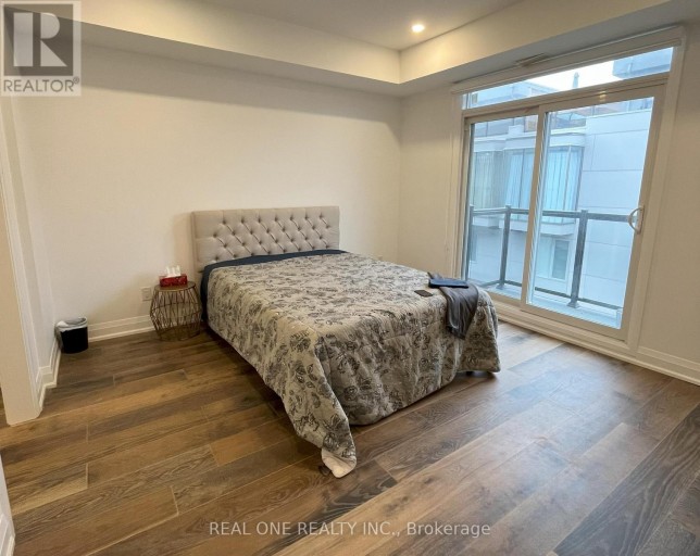 UNIT 5 - 25 DERVOCK CRESCENT, Toronto (Bayview Village), Ontario, M2K0G7
