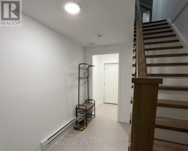 UNIT 5 - 25 DERVOCK CRESCENT, Toronto (Bayview Village), Ontario, M2K0G7