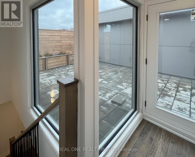UNIT 5 - 25 DERVOCK CRESCENT, Toronto (Bayview Village), Ontario, M2K0G7