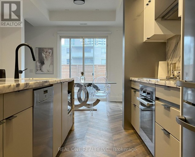 UNIT 5 - 25 DERVOCK CRESCENT, Toronto (Bayview Village), Ontario, M2K0G7