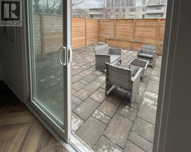 UNIT 5 - 25 DERVOCK CRESCENT, Toronto (Bayview Village), Ontario, M2K0G7
