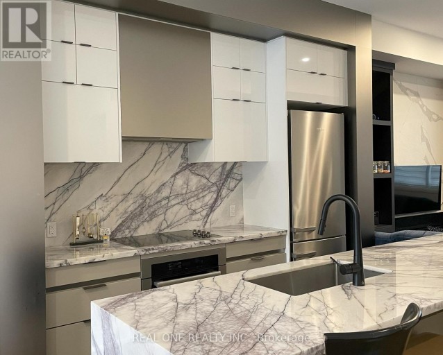 UNIT 5 - 25 DERVOCK CRESCENT, Toronto (Bayview Village), Ontario, M2K0G7