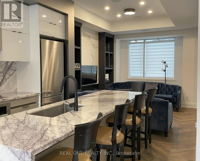 UNIT 5 - 25 DERVOCK CRESCENT, Toronto (Bayview Village), Ontario, M2K0G7