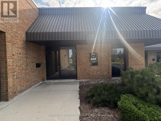 13 - 250 WYECROFT ROAD, Oakville (QE Queen Elizabeth), Ontario, L6K3T7