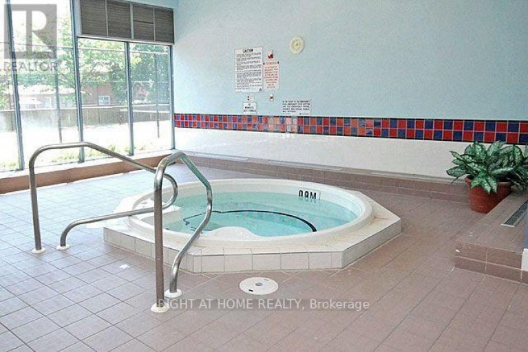 701 - 250 WEBB DRIVE, Mississauga (City Centre), Ontario, L5B3Z4