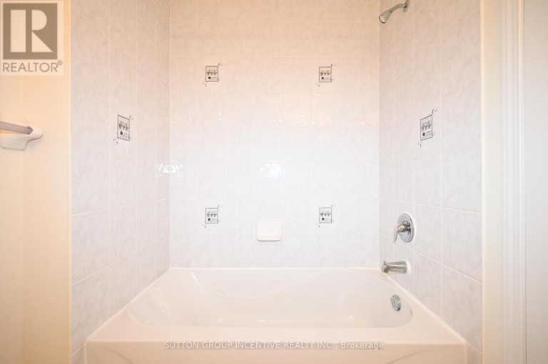 29 - 90 SOVEREIGN'S GATE, Barrie (Innis-Shore), Ontario, L4N0Y9