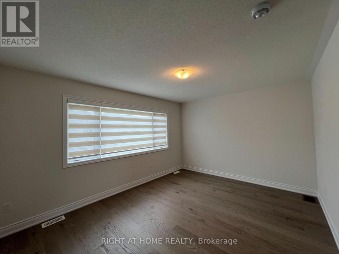 24 TAMWORTH TERRACE W, Barrie, Ontario, L9J0L5