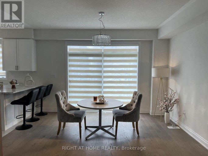 24 TAMWORTH TERRACE W, Barrie, Ontario, L9J0L5