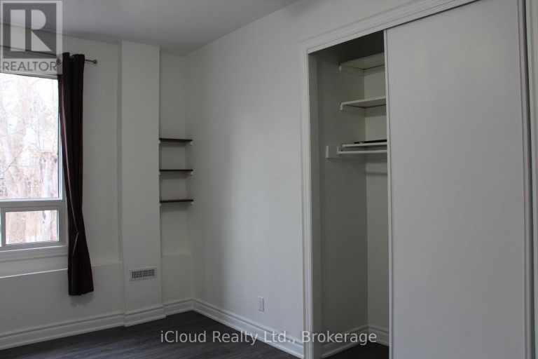 1449 ITHACA COURT, Mississauga (Clarkson), Ontario, L5J4L1