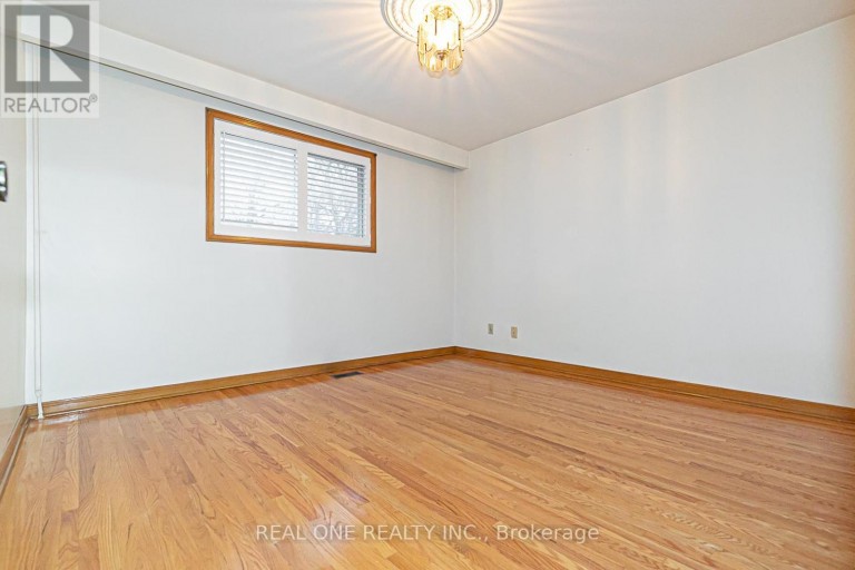 9 SESAME STREET, Toronto (L'Amoreaux), Ontario, M1W2R3
