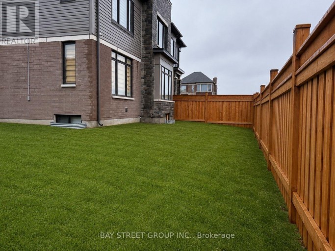 UPPER FLOOR - 163 TERRY FOX DRIVE ROAD, Barrie, Ontario, L9J0L7