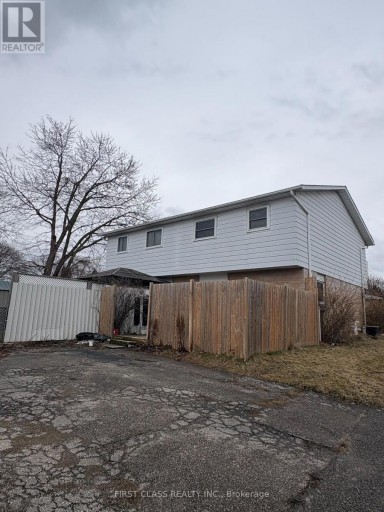 701 LEEDER COURT, Newmarket (Huron Heights-Leslie Valley), Ontario, L3Y5A8