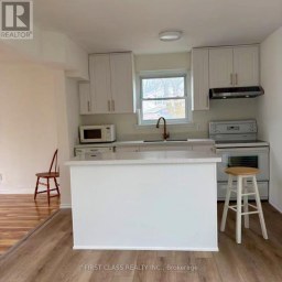 701 LEEDER COURT Newmarket (Huron Heights-Leslie Valley) Ontario photo 2