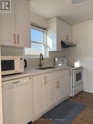 701 LEEDER COURT Newmarket (Huron Heights-Leslie Valley) Ontario photo 4