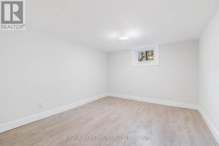 BASEMNT - 112 WALTER AVENUE, Newmarket (Bristol-London), Ontario, L3Y2T6