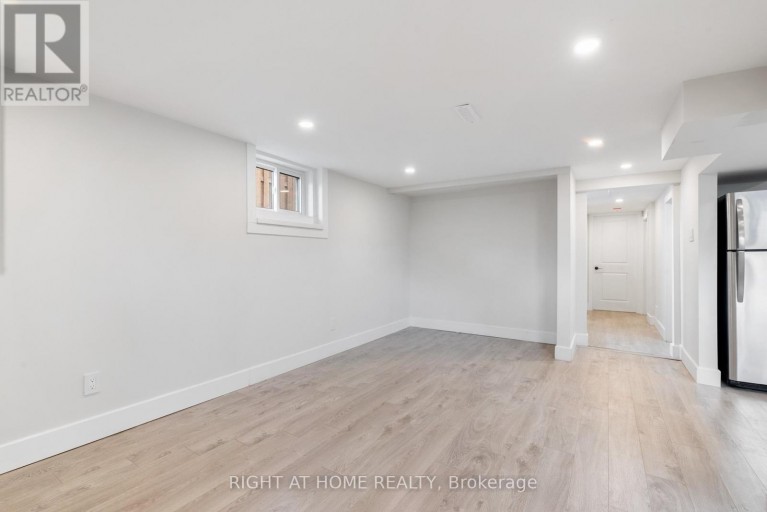 BASEMNT - 112 WALTER AVENUE, Newmarket (Bristol-London), Ontario, L3Y2T6