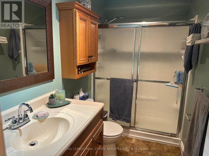 UPPER - 172 QUEEN STREET, New Tecumseth (Alliston), Ontario, L9R1K2