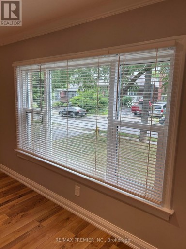 MAIN - 394 WHITMORE AVENUE, Toronto (Briar Hill-Belgravia), Ontario, M6E2N4