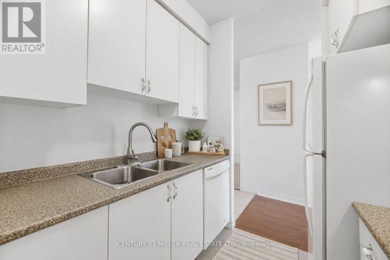 PH08 - 35 SARANAC BOULEVARD, Toronto (Englemount-Lawrence), Ontario, M6A2G4