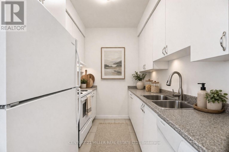 PH08 - 35 SARANAC BOULEVARD, Toronto (Englemount-Lawrence), Ontario, M6A2G4