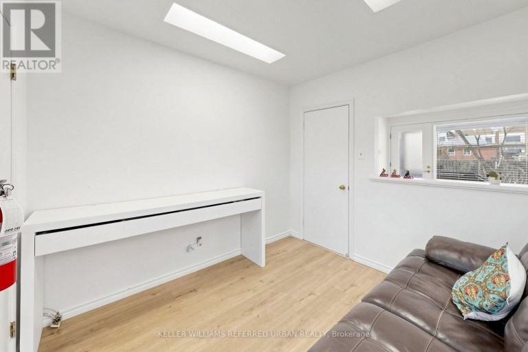 168 SHEPPARD AVENUE W, Toronto (Lansing-Westgate), Ontario, M2N1M8