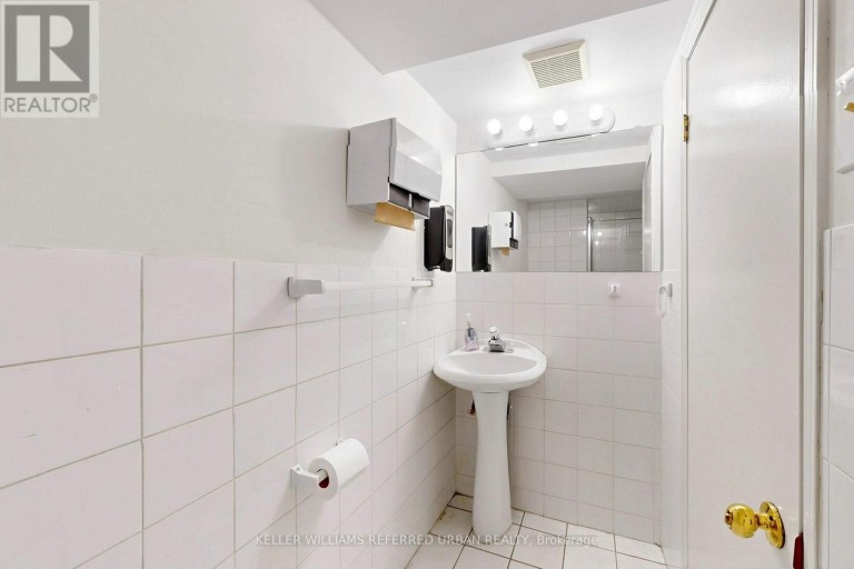 168 SHEPPARD AVENUE W, Toronto (Lansing-Westgate), Ontario, M2N1M8