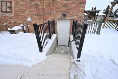 42 BRAMBIRCH CRESCENT Brampton (Northwest Sandalwood Parkway) Ontario photo 3