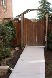 42 BRAMBIRCH CRESCENT Brampton (Northwest Sandalwood Parkway) Ontario photo 4