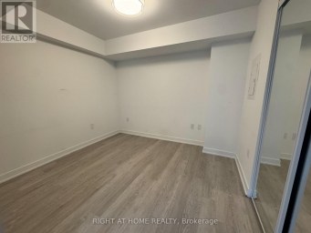 326 - 3 STRATHGOWAN AVENUE Toronto (Lawrence Park South) Ontario photo 4
