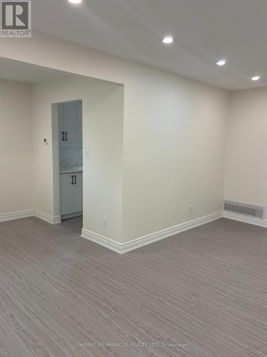 44 SYLVIA STREET, Barrie (Grove East), Ontario, L4M5J4