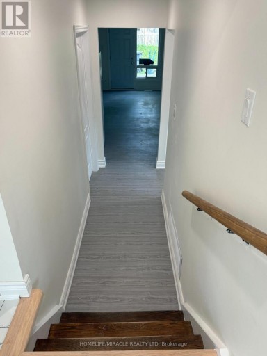 44 SYLVIA STREET, Barrie (Grove East), Ontario, L4M5J4