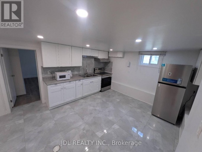 345 CENTRE STREET E, Richmond Hill (Crosby), Ontario, L4C1B3