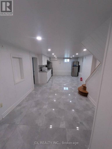 345 CENTRE STREET E, Richmond Hill (Crosby), Ontario, L4C1B3