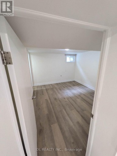 345 CENTRE STREET E, Richmond Hill (Crosby), Ontario, L4C1B3