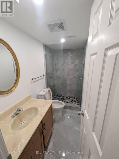 345 CENTRE STREET E, Richmond Hill (Crosby), Ontario, L4C1B3