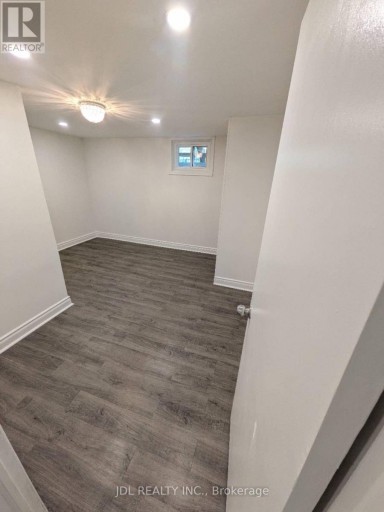 345 CENTRE STREET E, Richmond Hill (Crosby), Ontario, L4C1B3