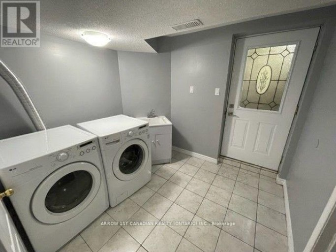 BASEMENT - 2 BEDROOM - 562 FEATHERGRASS CRESCENT, Mississauga (Hurontario), Ontario, L4Z3Y5