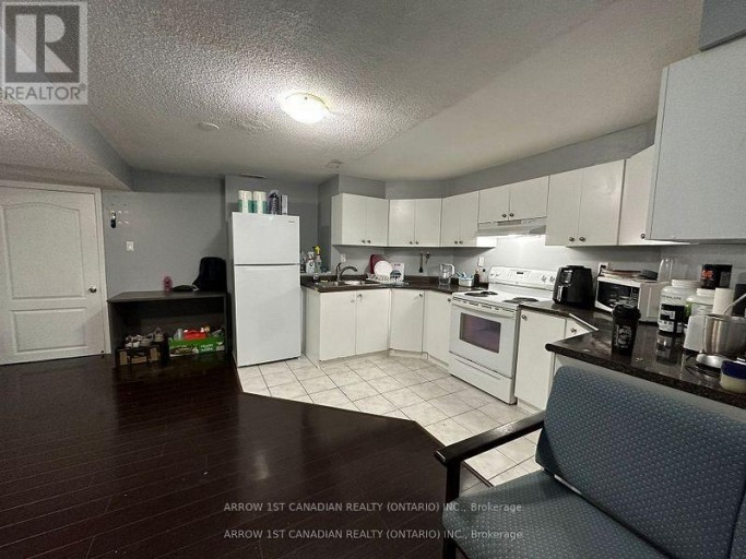 BASEMENT - 2 BEDROOM - 562 FEATHERGRASS CRESCENT, Mississauga (Hurontario), Ontario, L4Z3Y5