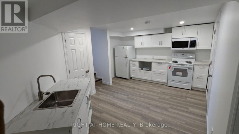 LOWER UNIT - 43 GLENAYR PLACE, Welland (N. Welland), Ontario, L3C3M6