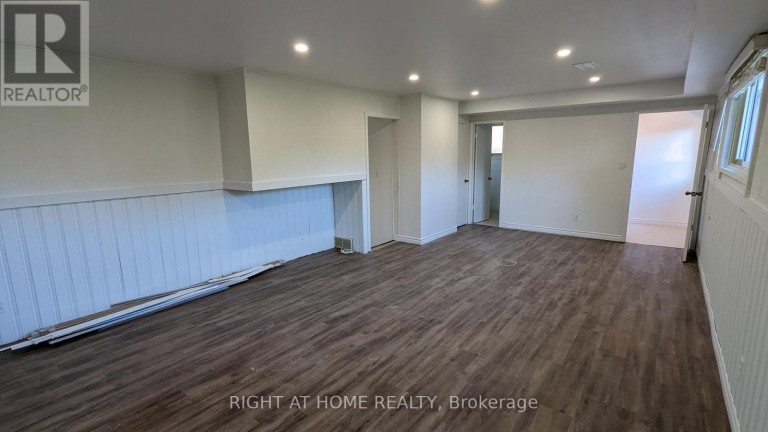 LOWER UNIT - 43 GLENAYR PLACE, Welland (N. Welland), Ontario, L3C3M6