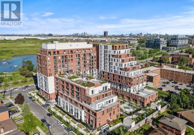 816 - 3100 KEELE STREET, Toronto (Downsview-Roding-CFB), Ontario, M3M0E1