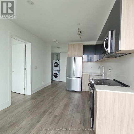 816 - 3100 KEELE STREET, Toronto (Downsview-Roding-CFB), Ontario, M3M0E1