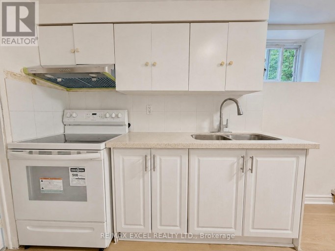 LOWER - 39 COMMONS DRIVE, Toronto (Tam O'Shanter-Sullivan), Ontario, M1T1E3