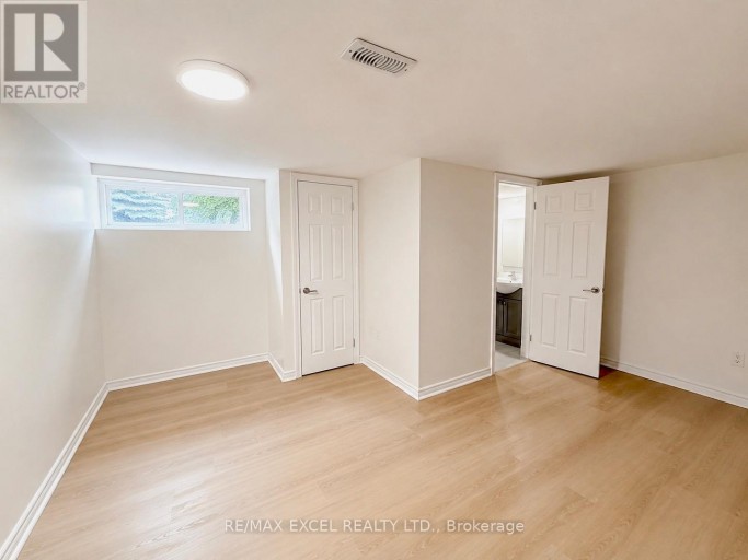 LOWER - 39 COMMONS DRIVE, Toronto (Tam O'Shanter-Sullivan), Ontario, M1T1E3