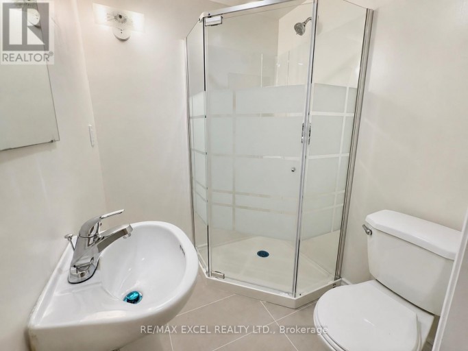 LOWER - 39 COMMONS DRIVE, Toronto (Tam O'Shanter-Sullivan), Ontario, M1T1E3